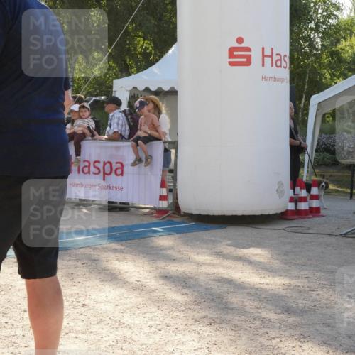 07.09.2025 - 19. Norderstedt Triathlon Zöllner http://msf.ph/oto/8794002 07.09.2025 16:42:37 Ziel 1612 meine-sportfotos.de