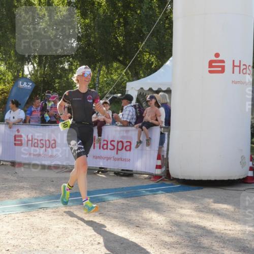 07.09.2025 - 19. Norderstedt Triathlon Zöllner http://msf.ph/oto/8794005 07.09.2025 16:42:50 Ziel 1050 meine-sportfotos.de