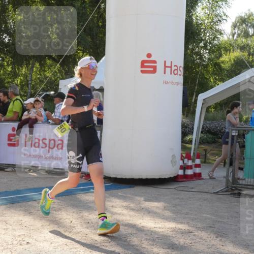 07.09.2025 - 19. Norderstedt Triathlon Zöllner http://msf.ph/oto/8794008 07.09.2025 16:42:50 Ziel 1050 meine-sportfotos.de
