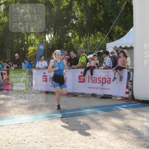 07.09.2025 - 19. Norderstedt Triathlon Zöllner http://msf.ph/oto/8794020 07.09.2025 16:43:05 Ziel 516, 1075 meine-sportfotos.de
