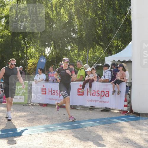 07.09.2025 - 19. Norderstedt Triathlon Zöllner http://msf.ph/oto/8794035 07.09.2025 16:43:13 Ziel 1049, 1544 meine-sportfotos.de