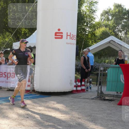 07.09.2025 - 19. Norderstedt Triathlon Zöllner http://msf.ph/oto/8794037 07.09.2025 16:43:14 Ziel 1049, 1544 meine-sportfotos.de