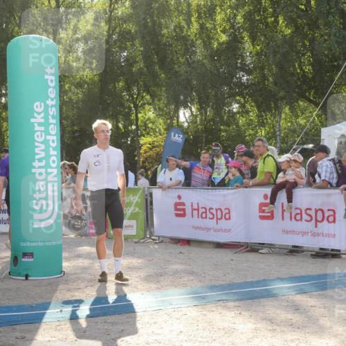 07.09.2025 - 19. Norderstedt Triathlon Zöllner http://msf.ph/oto/8794046 07.09.2025 16:43:21 Ziel 1544, 1545, 1546, 1586 meine-sportfotos.de