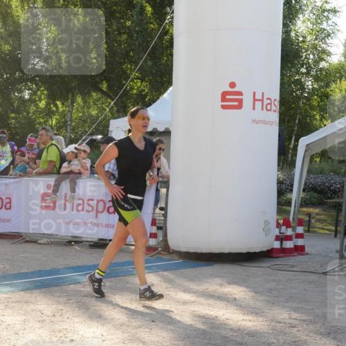 07.09.2025 - 19. Norderstedt Triathlon Zöllner http://msf.ph/oto/8794079 07.09.2025 16:43:31 Ziel 430, 1063, 1422, 1549, 1586, 1606 meine-sportfotos.de