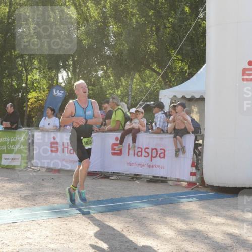 07.09.2025 - 19. Norderstedt Triathlon Zöllner http://msf.ph/oto/8794100 07.09.2025 16:43:39 Ziel 1549, 1577, 1606, 1630 meine-sportfotos.de
