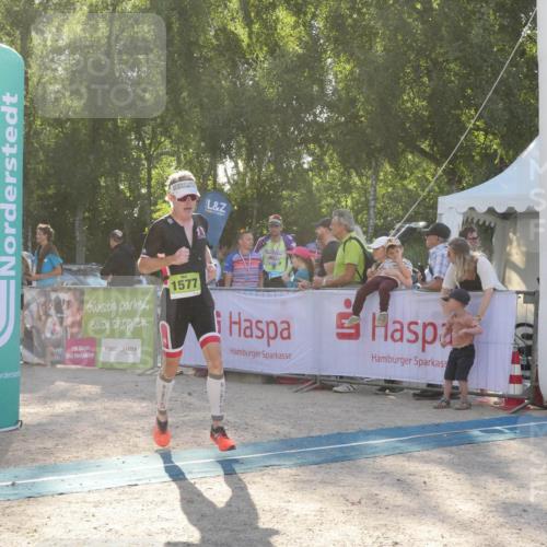 07.09.2025 - 19. Norderstedt Triathlon Zöllner http://msf.ph/oto/8794108 07.09.2025 16:43:41 Ziel 1097, 1486, 1577, 1630 meine-sportfotos.de