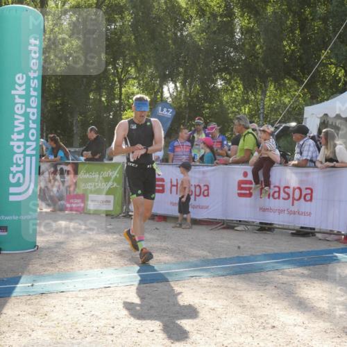 07.09.2025 - 19. Norderstedt Triathlon Zöllner http://msf.ph/oto/8794131 07.09.2025 16:43:51 Ziel 1097, 1486, 1555 meine-sportfotos.de