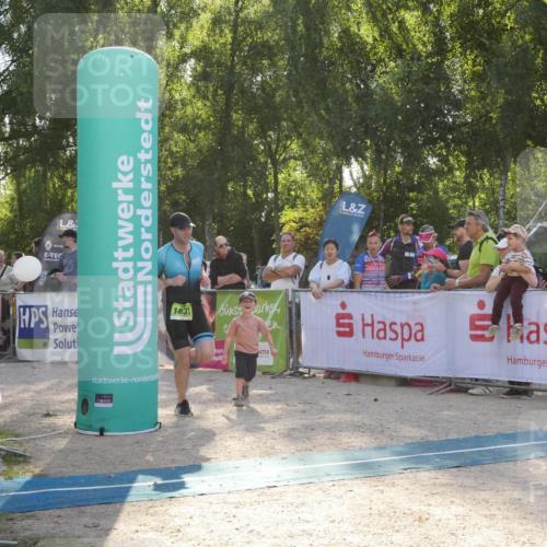 07.09.2025 - 19. Norderstedt Triathlon Zöllner http://msf.ph/oto/8794148 07.09.2025 16:44:02 Ziel 1602, 1631 meine-sportfotos.de