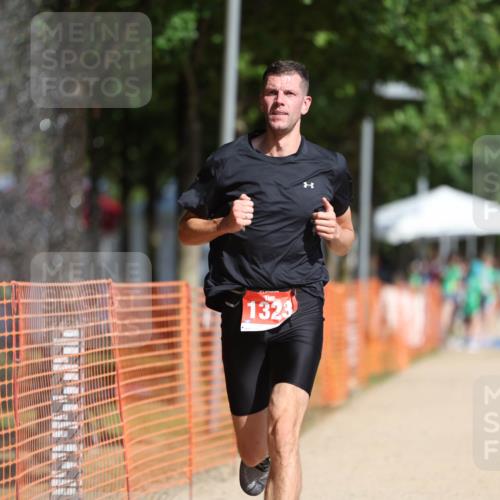 07.09.2025 - 19. Norderstedt Triathlon Michael Strokosch http://msf.ph/oto/8794158 07.09.2025 11:50:06 Laufen 1178, 1323 meine-sportfotos.de