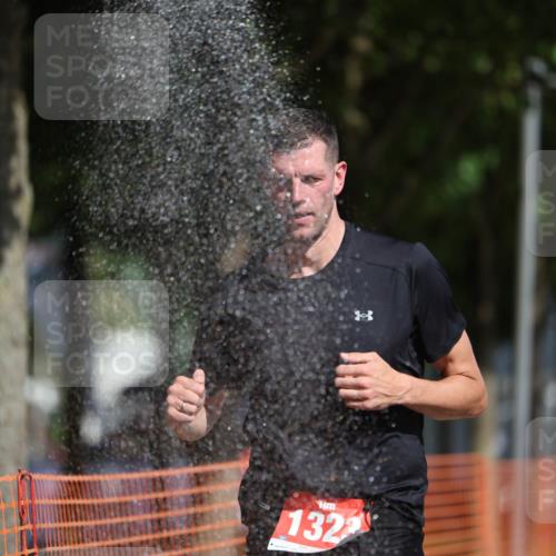 07.09.2025 - 19. Norderstedt Triathlon Michael Strokosch http://msf.ph/oto/8794176 07.09.2025 11:50:07 Laufen 1178, 1323 meine-sportfotos.de