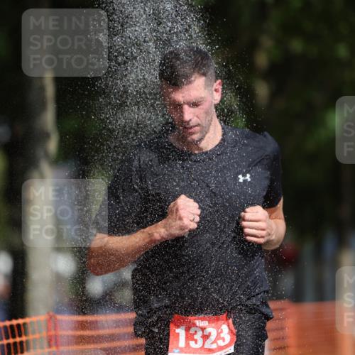 07.09.2025 - 19. Norderstedt Triathlon Michael Strokosch http://msf.ph/oto/8794179 07.09.2025 11:50:07 Laufen 1178, 1323 meine-sportfotos.de