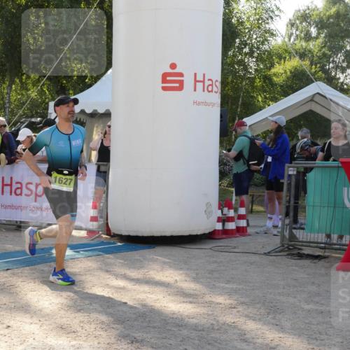 07.09.2025 - 19. Norderstedt Triathlon Zöllner http://msf.ph/oto/8794181 07.09.2025 16:44:46 Ziel 1627 meine-sportfotos.de
