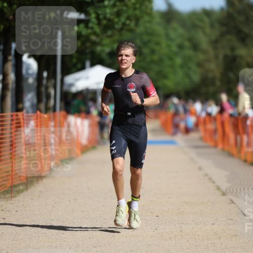 07.09.2025 - 19. Norderstedt Triathlon Michael Strokosch http://msf.ph/oto/8794196 07.09.2025 11:50:20 Laufen 1156 meine-sportfotos.de