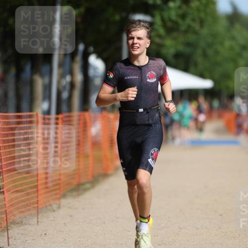 07.09.2025 - 19. Norderstedt Triathlon Michael Strokosch http://msf.ph/oto/8794219 07.09.2025 11:50:21 Laufen 1156 meine-sportfotos.de
