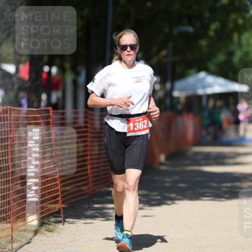 07.09.2025 - 19. Norderstedt Triathlon Michael Strokosch http://msf.ph/oto/8794221 07.09.2025 13:46:13 Laufen 351, 1362 meine-sportfotos.de