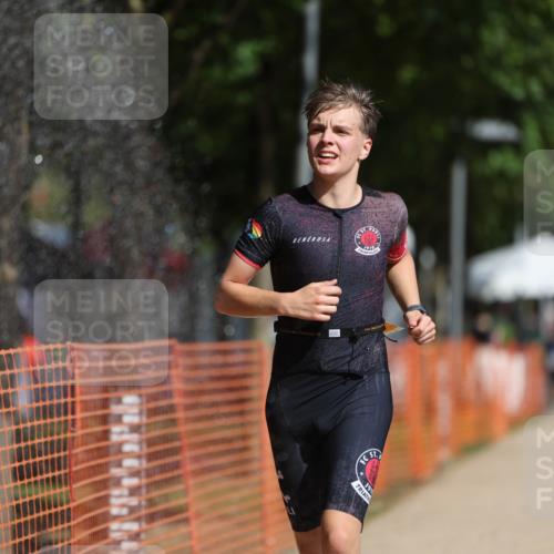 07.09.2025 - 19. Norderstedt Triathlon Michael Strokosch http://msf.ph/oto/8794231 07.09.2025 11:50:22 Laufen 1156 meine-sportfotos.de