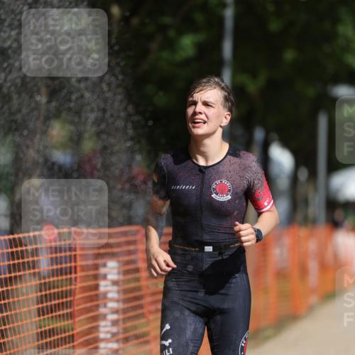 07.09.2025 - 19. Norderstedt Triathlon Michael Strokosch http://msf.ph/oto/8794236 07.09.2025 11:50:22 Laufen 1156 meine-sportfotos.de