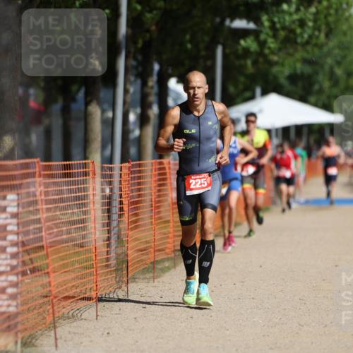 07.09.2025 - 19. Norderstedt Triathlon Michael Strokosch http://msf.ph/oto/8794275 07.09.2025 11:50:39 Laufen 225, 1185, 1335 meine-sportfotos.de