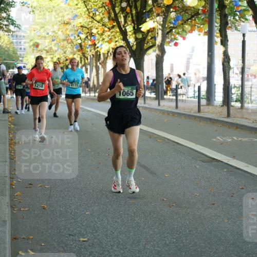 07.09.2025 - BARMER Alsterlauf Yannick Fuchs http://msf.ph/oto/8794293 07.09.2025 11:42:14 Laufen 1258, 107, 8133, 1065 meine-sportfotos.de