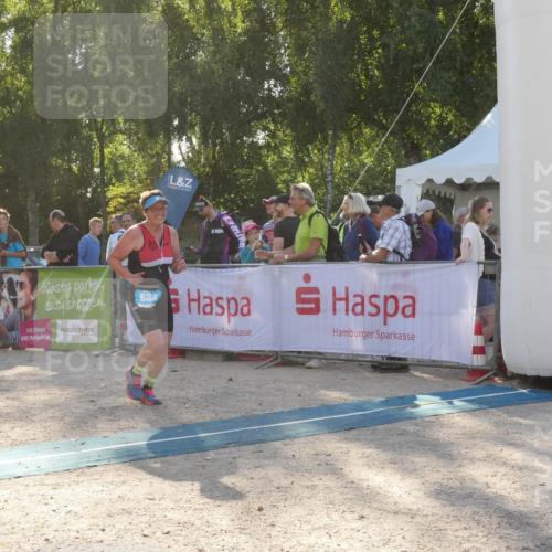 07.09.2025 - 19. Norderstedt Triathlon Zöllner http://msf.ph/oto/8794313 07.09.2025 16:46:24 Ziel 884, 1601 meine-sportfotos.de