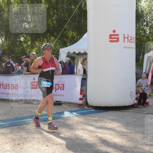 07.09.2025 - 19. Norderstedt Triathlon Zöllner http://msf.ph/oto/8794319 07.09.2025 16:46:24 Ziel 884, 1601 meine-sportfotos.de