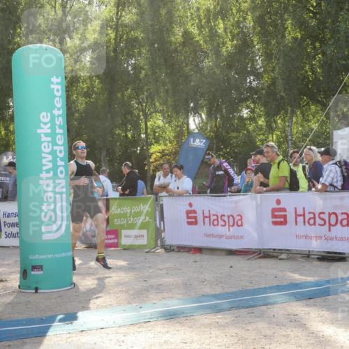 07.09.2025 - 19. Norderstedt Triathlon Zöllner http://msf.ph/oto/8794322 07.09.2025 16:46:26 Ziel 884, 1601 meine-sportfotos.de