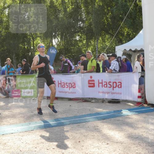 07.09.2025 - 19. Norderstedt Triathlon Zöllner http://msf.ph/oto/8794327 07.09.2025 16:46:26 Ziel 884, 1601 meine-sportfotos.de