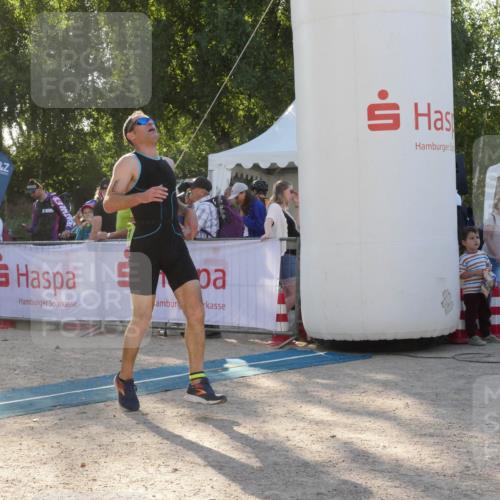 07.09.2025 - 19. Norderstedt Triathlon Zöllner http://msf.ph/oto/8794332 07.09.2025 16:46:27 Ziel 884, 1601 meine-sportfotos.de