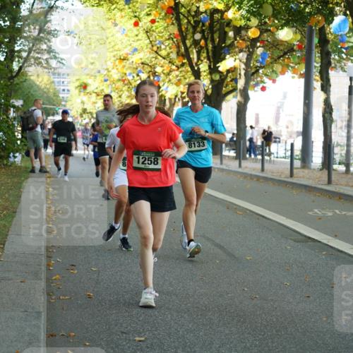 07.09.2025 - BARMER Alsterlauf Yannick Fuchs http://msf.ph/oto/8794338 07.09.2025 11:42:17 Laufen 2006, 1258, 8133 meine-sportfotos.de