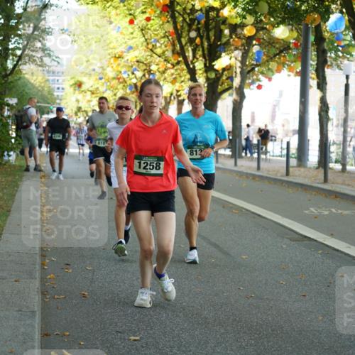 07.09.2025 - BARMER Alsterlauf Yannick Fuchs http://msf.ph/oto/8794342 07.09.2025 11:42:17 Laufen 8102, 1258, 812 meine-sportfotos.de