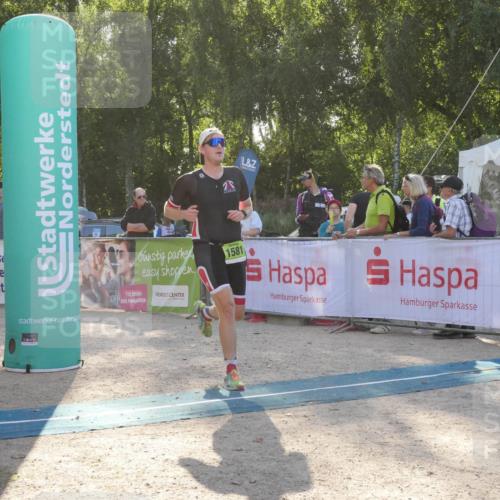 07.09.2025 - 19. Norderstedt Triathlon Zöllner http://msf.ph/oto/8794395 07.09.2025 16:47:12 Ziel 1087, 1581, 1611, 1616 meine-sportfotos.de