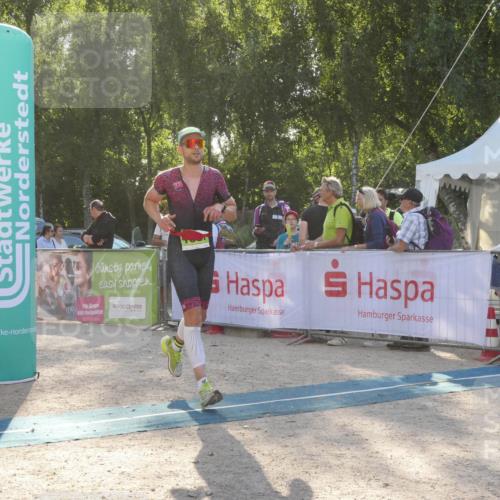 07.09.2025 - 19. Norderstedt Triathlon Zöllner http://msf.ph/oto/8794406 07.09.2025 16:47:17 Ziel 1069, 1581, 1611 meine-sportfotos.de