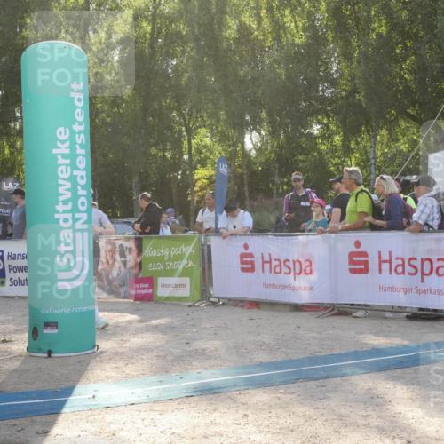 07.09.2025 - 19. Norderstedt Triathlon Zöllner http://msf.ph/oto/8794414 07.09.2025 16:47:19 Ziel 1069, 1541, 1611 meine-sportfotos.de