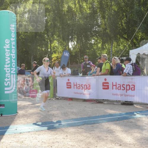 07.09.2025 - 19. Norderstedt Triathlon Zöllner http://msf.ph/oto/8794417 07.09.2025 16:47:19 Ziel 1069, 1541, 1611 meine-sportfotos.de