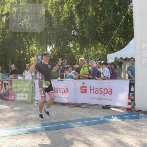 07.09.2025 - 19. Norderstedt Triathlon Zöllner http://msf.ph/oto/8794431 07.09.2025 16:47:31 Ziel 1580 meine-sportfotos.de