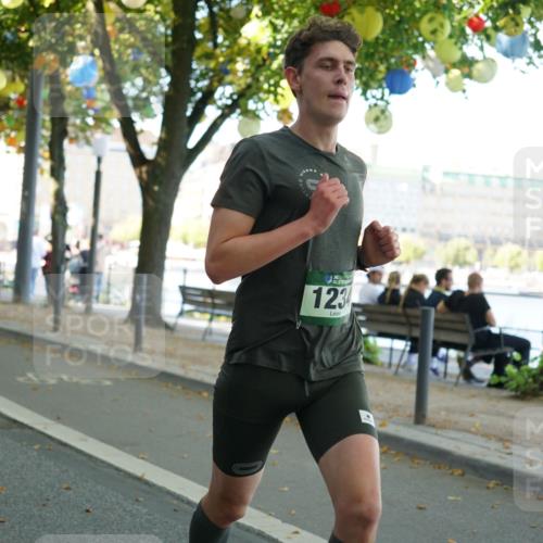 07.09.2025 - BARMER Alsterlauf Yannick Fuchs http://msf.ph/oto/8794459 07.09.2025 11:42:24 Laufen 401, 36, 1234 meine-sportfotos.de