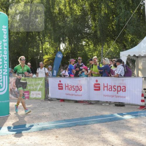 07.09.2025 - 19. Norderstedt Triathlon Zöllner http://msf.ph/oto/8794460 07.09.2025 16:48:03 Ziel 1489, 1623, 1628 meine-sportfotos.de