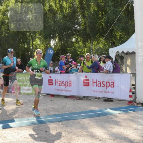 07.09.2025 - 19. Norderstedt Triathlon Zöllner http://msf.ph/oto/8794466 07.09.2025 16:48:04 Ziel 1489, 1623, 1628 meine-sportfotos.de