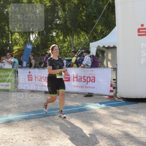 07.09.2025 - 19. Norderstedt Triathlon Zöllner http://msf.ph/oto/8794516 07.09.2025 16:48:53 Ziel 467, 1077, 1093 meine-sportfotos.de
