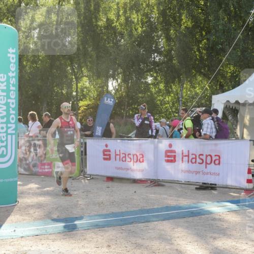 07.09.2025 - 19. Norderstedt Triathlon Zöllner http://msf.ph/oto/8794527 07.09.2025 16:49:00 Ziel 467, 1575 meine-sportfotos.de