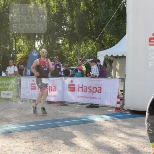 07.09.2025 - 19. Norderstedt Triathlon Zöllner http://msf.ph/oto/8794529 07.09.2025 16:49:00 Ziel 467, 1575 meine-sportfotos.de