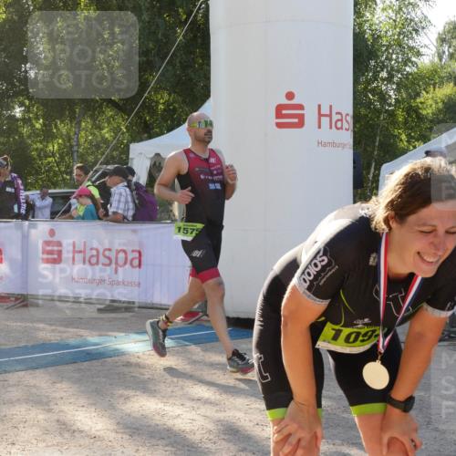 07.09.2025 - 19. Norderstedt Triathlon Zöllner http://msf.ph/oto/8794535 07.09.2025 16:49:01 Ziel 399, 467, 1575 meine-sportfotos.de