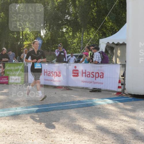 07.09.2025 - 19. Norderstedt Triathlon Zöllner http://msf.ph/oto/8794538 07.09.2025 16:49:06 Ziel 399, 1575, 1589 meine-sportfotos.de
