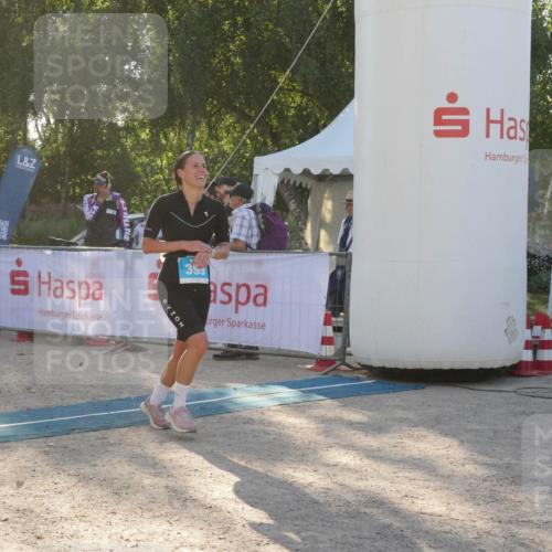 07.09.2025 - 19. Norderstedt Triathlon Zöllner http://msf.ph/oto/8794548 07.09.2025 16:49:06 Ziel 399, 1575, 1589 meine-sportfotos.de