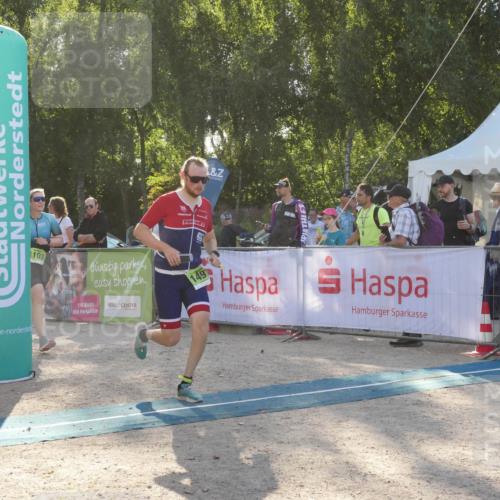 07.09.2025 - 19. Norderstedt Triathlon Zöllner http://msf.ph/oto/8794569 07.09.2025 16:49:13 Ziel 1103, 1497, 1589 meine-sportfotos.de