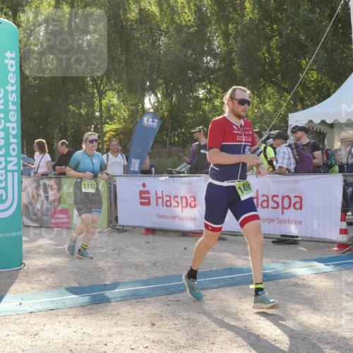 07.09.2025 - 19. Norderstedt Triathlon Zöllner http://msf.ph/oto/8794572 07.09.2025 16:49:13 Ziel 1103, 1497, 1589 meine-sportfotos.de