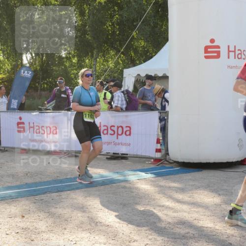 07.09.2025 - 19. Norderstedt Triathlon Zöllner http://msf.ph/oto/8794585 07.09.2025 16:49:15 Ziel 1103, 1497, 1551, 1589 meine-sportfotos.de