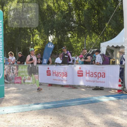 07.09.2025 - 19. Norderstedt Triathlon Zöllner http://msf.ph/oto/8794587 07.09.2025 16:49:19 Ziel 1053, 1103, 1497, 1551 meine-sportfotos.de