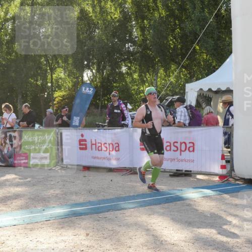 07.09.2025 - 19. Norderstedt Triathlon Zöllner http://msf.ph/oto/8794590 07.09.2025 16:49:20 Ziel 1053, 1103, 1551 meine-sportfotos.de