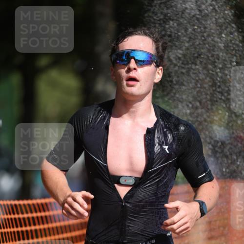 07.09.2025 - 19. Norderstedt Triathlon Michael Strokosch http://msf.ph/oto/8794591 07.09.2025 11:51:22 Laufen 152, 1198, 1207 meine-sportfotos.de